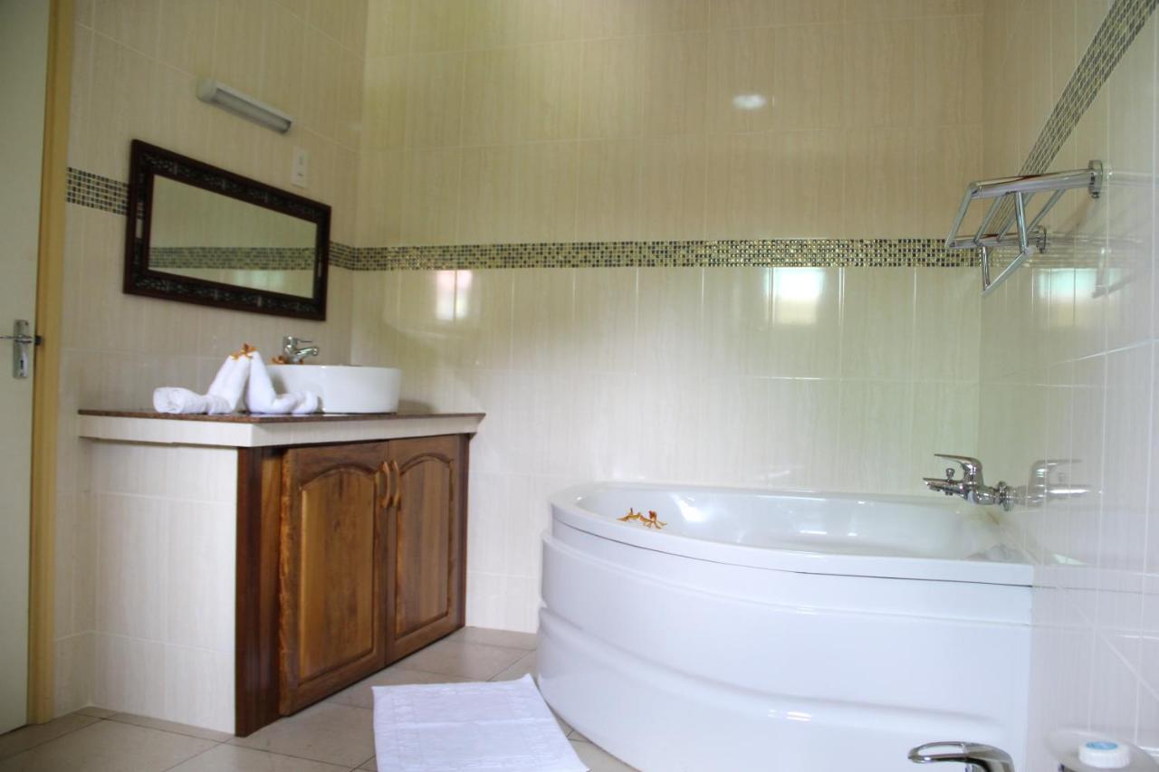 Hostellerie La Digue  Extérieur photo